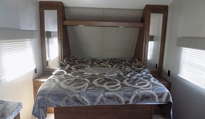 2019 Dutchman Aspen Trail 1900RB full