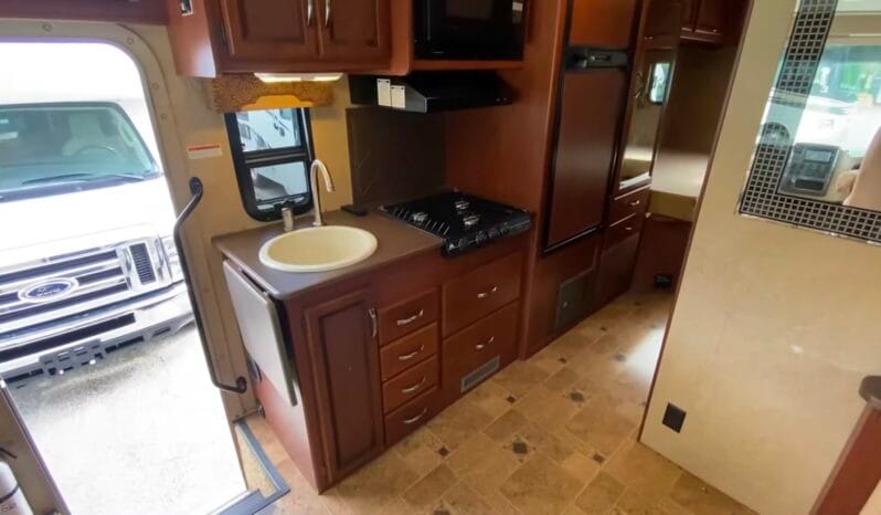 2014 Thor Motor Coach Vegas 24.1 full