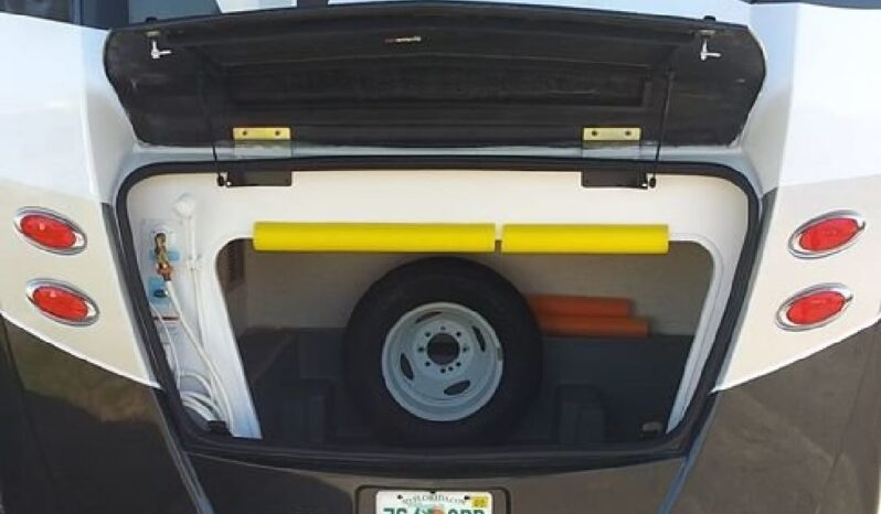 2016 Winnebago Cambria full