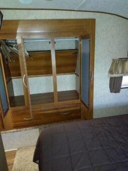 2016 Prime Time Crusader 294RLT full