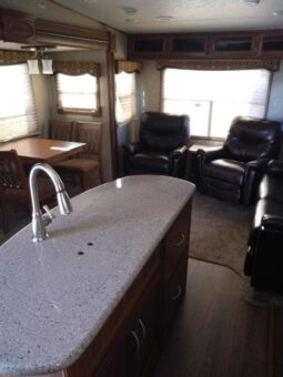 2016 Prime Time Crusader 294RLT full