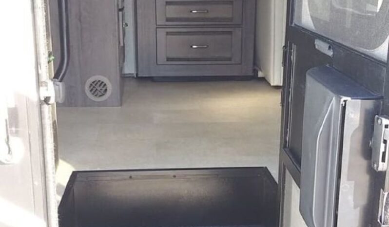 2016 Winnebago Cambria full