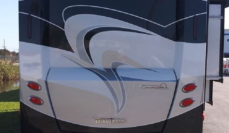 2016 Winnebago Cambria full