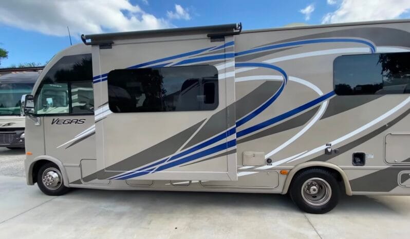 2014 Thor Motor Coach Vegas 24.1 full