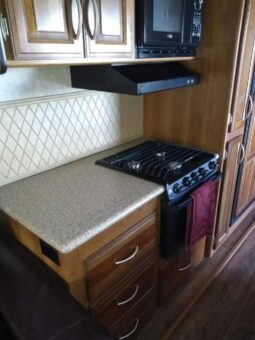 2016 Prime Time Crusader 294RLT full