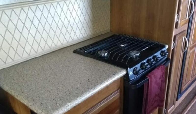 2016 Prime Time Crusader 294RLT full