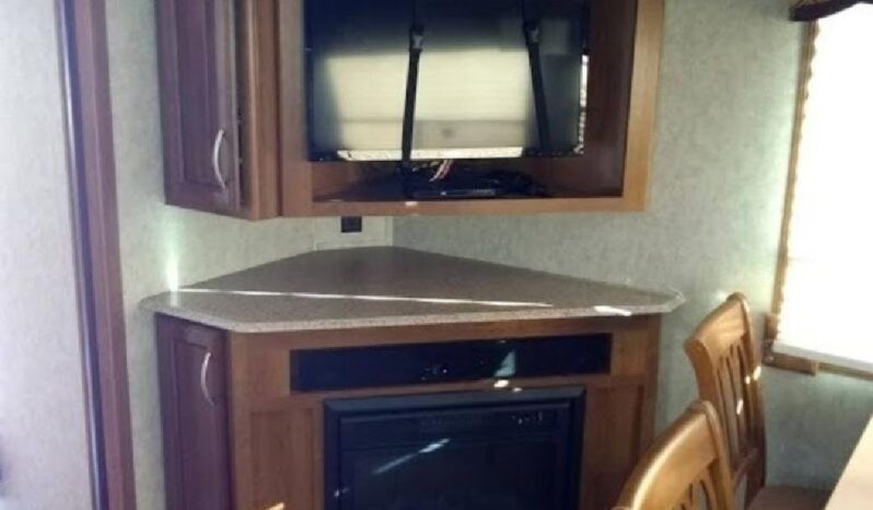 2016 Prime Time Crusader 294RLT full