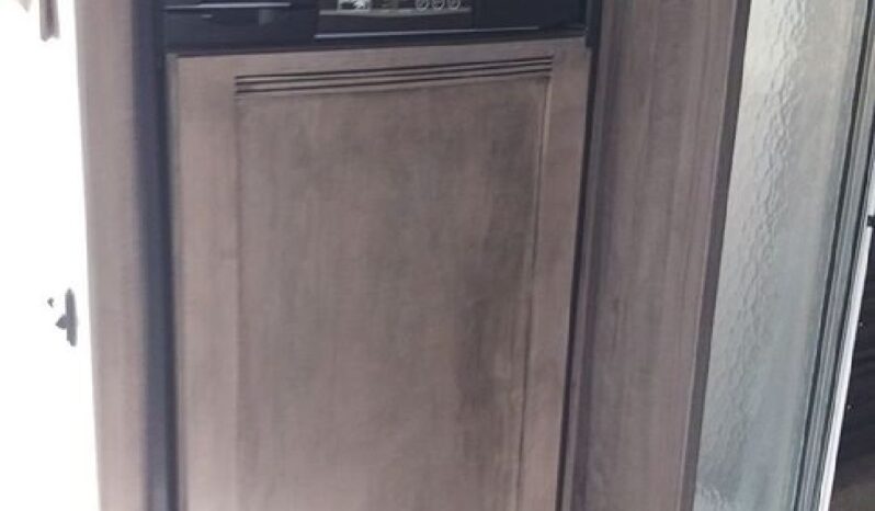 2016 Winnebago Cambria full