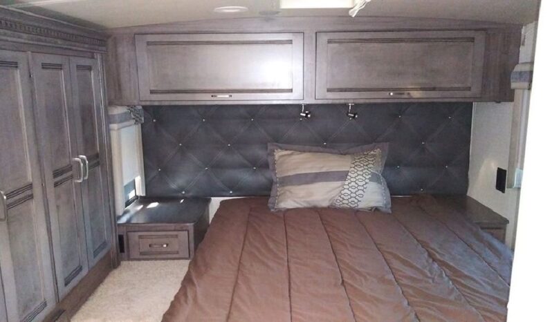 2016 Winnebago Cambria full