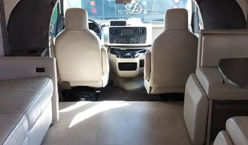 2016 Winnebago Cambria full