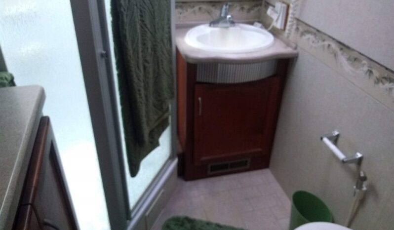 2004 Fleetwood Southwind 37C full