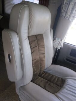 2004 Fleetwood Southwind 37C full