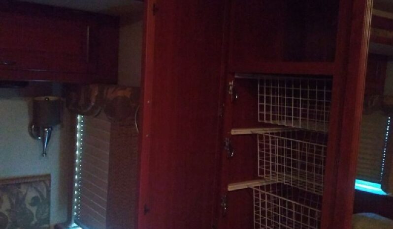 2004 Fleetwood Southwind 37C full