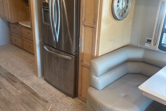 2019 Newmar Ventana 4037 full