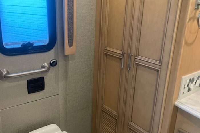 2019 Newmar Ventana 4037 full