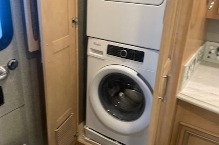 2019 Newmar Ventana 4037 full