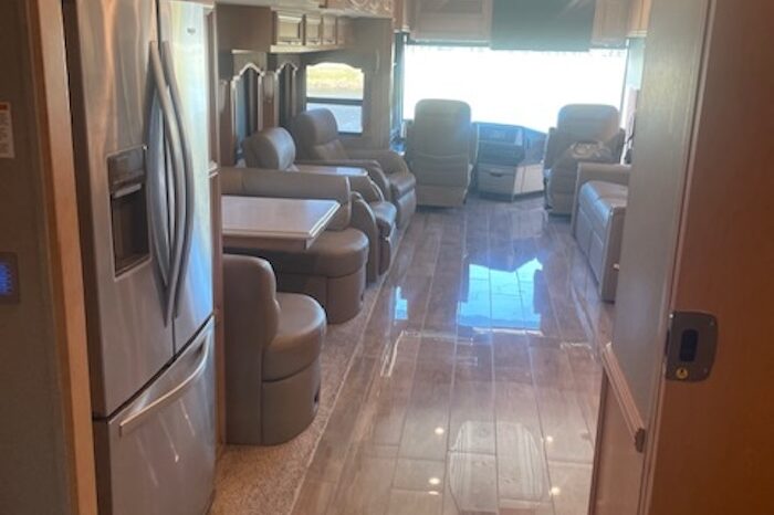 2019 Newmar Ventana 4037 full