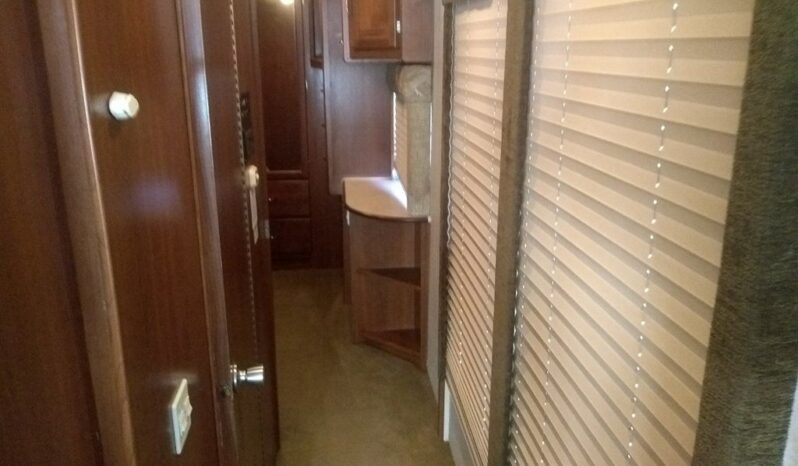 2004 Fleetwood Southwind 37C full