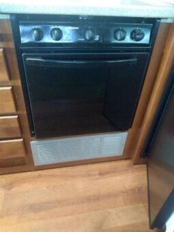 2004 Fleetwood Southwind 37C full