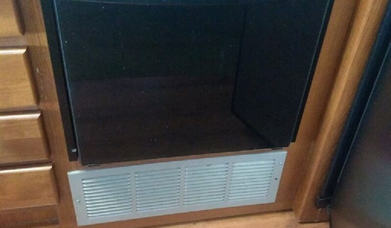 2004 Fleetwood Southwind 37C full