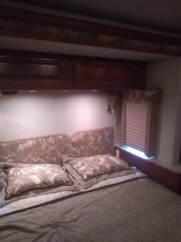2004 Fleetwood Southwind 37C full