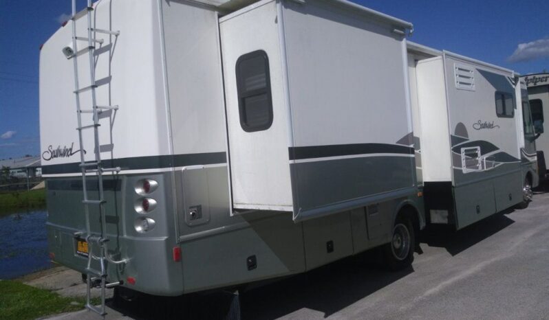 2004 Fleetwood Southwind 37C full