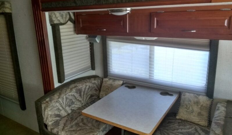 2004 Fleetwood Southwind 37C full
