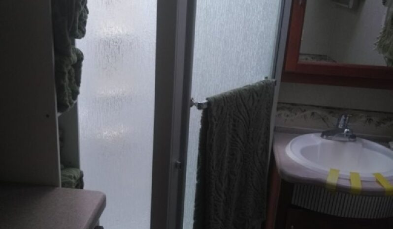 2004 Fleetwood Southwind 37C full