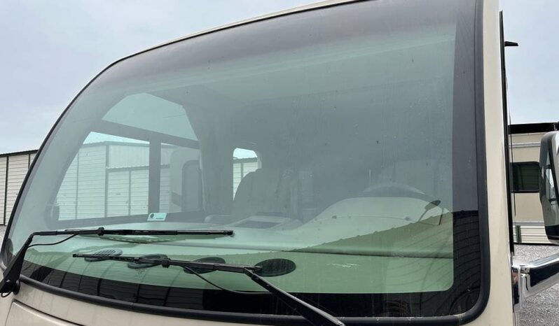 2018 Thor Motor Coach Vegas 25.3 full