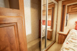 2007 Holiday Rambler Neptune XL 38PBT full