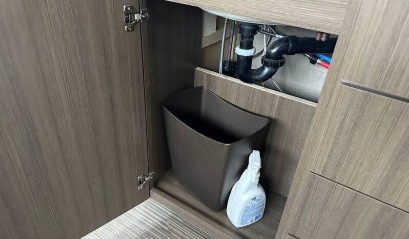 2018 Thor Motor Coach Vegas 25.3 full