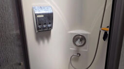 2006 Holiday Rambler Endeavor 40PDQ full
